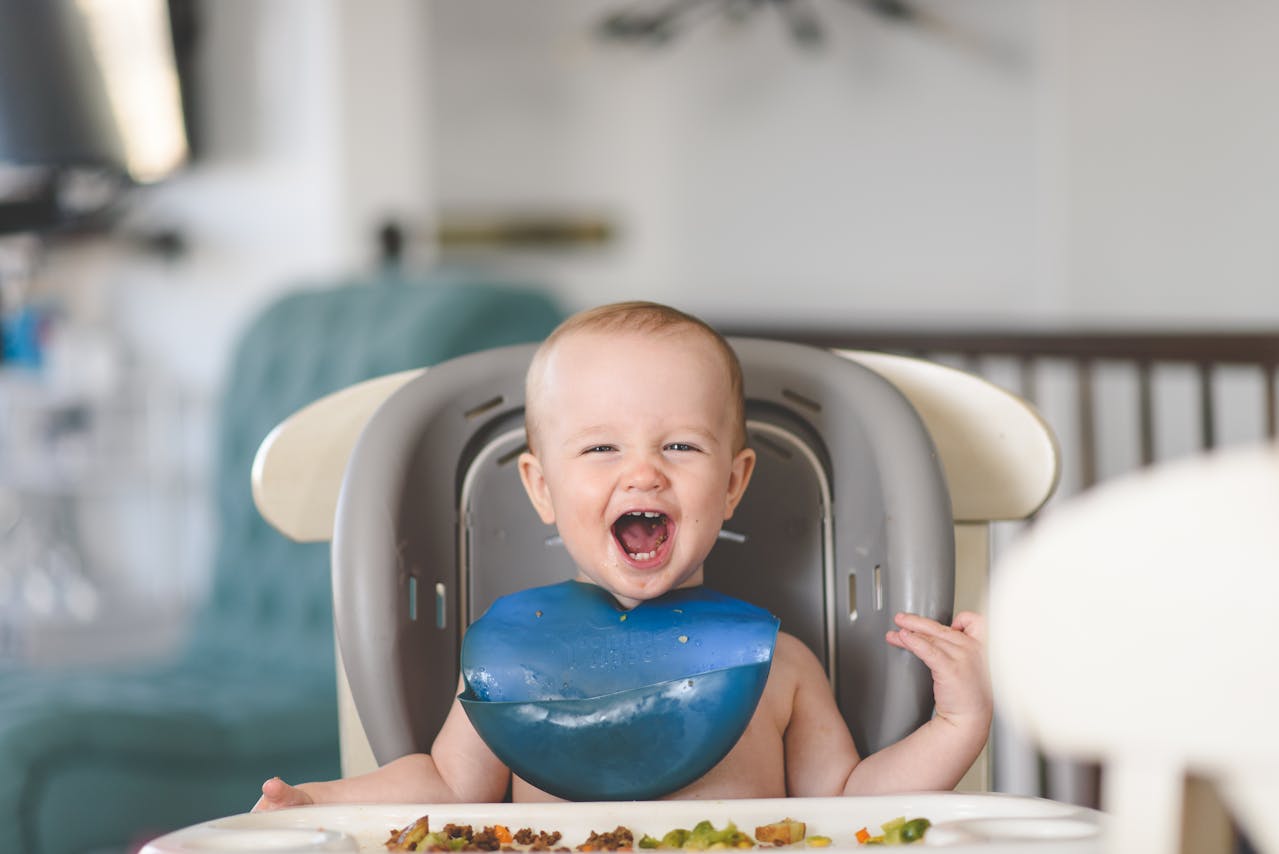 Starting Solids by Age (4 to 24 Months): What to Do and What "Normal" Really Looks Like